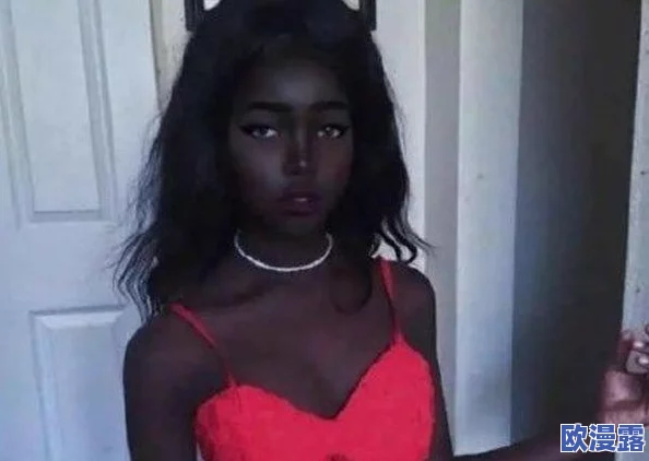 初尝黑人巨女子呦嗷叫，网友热议：这种体验让人惊艳，但也有人表示文化差异带来的不适感