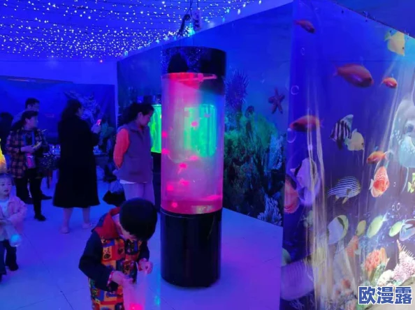 震惊!男男巨黄肉车文play文引发热议,网友纷纷讨论其背后的深层含义与社会影响! 震惊!男男巨黄肉车文play文引发热议,网友纷纷讨论其背后的深层含义与社会影响!