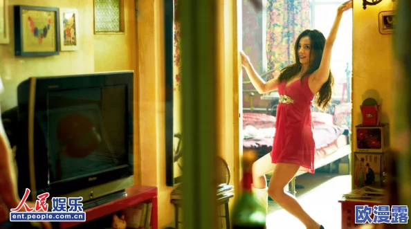 超清波多野结衣精品一区：震惊！她竟然在新片中展现了前所未有的演技与魅力，引发全网热议！