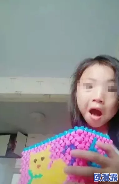 震惊！边吃奶边摸下面娇喘刺激视频竟引发网友热议，背后隐藏的真相让人难以置信！