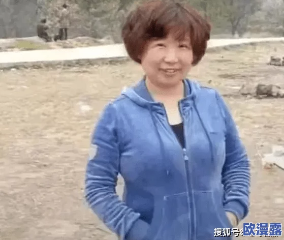 国内沟厕高清正拍：网友曝光某知名景区厕所卫生状况，引发热议，竟有游客在此拍摄搞笑短视频！