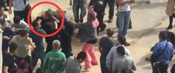 暴力一区二区三区:震惊!某地发生大规模冲突,数十人受伤,现场目击者描述恐怖场面令人不寒而栗! 暴力一区二区三区:震惊!某地发生大规模冲突,数十人受伤,现场目击者描述恐怖场面令人不寒而栗!