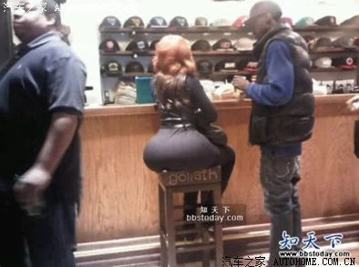 偷窥熟女大白屁股:她们的生活背后隐藏着怎样不为人知的秘密与故事? 偷窥熟女大白屁股:她们的生活背后隐藏着怎样不为人知的秘密与故事?