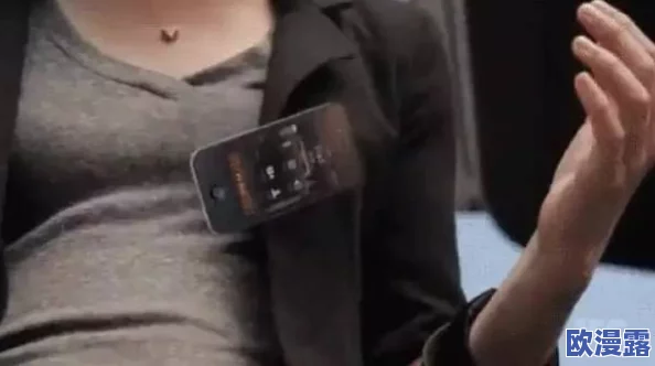 美女被多人灌满精子，现场目击者惊呼：这场面太震撼，令人难以置信！
