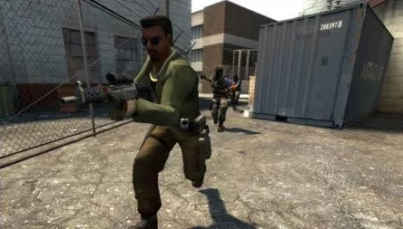 对比分析：反恐精英OL与经典CS，哪款游戏更胜一筹？