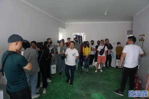 免费国产砖矿震惊全国，资源丰厚竟能免费领取，数万市民排队等候！