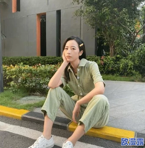张莜雨大胆打开大腿，被曝与富二代绯闻缠身，疑似为了事业发展而出卖肉体