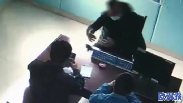 男子一边摸一边亲下面的视频引发热议,网友们纷纷表示震惊与不解,究竟背后隐藏着怎样的故事? 男子一边摸一边亲下面的视频引发热议,网友们纷纷表示震惊与不解,究竟背后隐藏着怎样的故事?