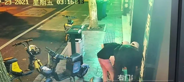 抓她双乳抵在门上疯狂进出,目击者惊呼:现场竟然发生了令人难以置信的事情! 抓她双乳抵在门上疯狂进出,目击者惊呼:现场竟然发生了令人难以置信的事情!
