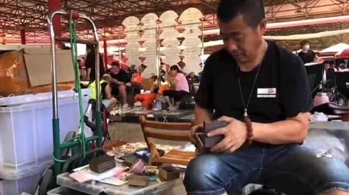 维修工老王:竟在修理现场发现价值千万的古董,业内专家震惊不已! 维修工老王:竟在修理现场发现价值千万的古董,业内专家震惊不已!