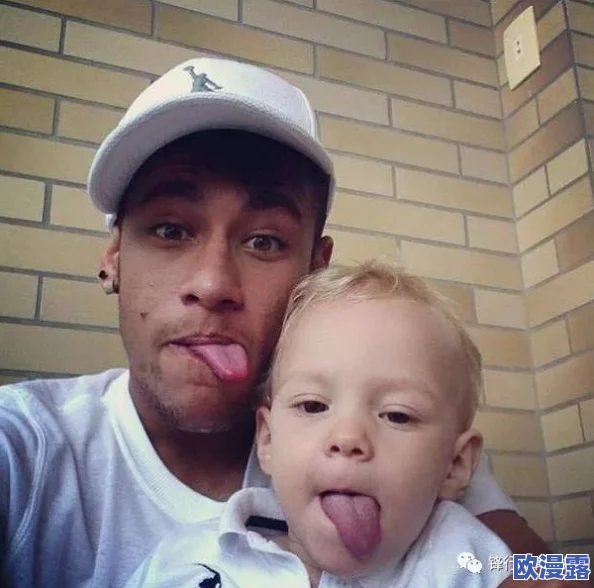 把乳孔撑开到极致肉奴视频：引发网友热议，讨论背后文化与社会影响的深层次问题