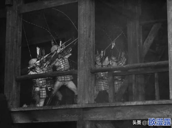 迷雾侦探第三章攻略：如何有效攻击机械蜘蛛并顺利通关