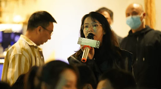 亚洲精品国产高清嫩草影院：最新影视作品上线，观众热议新剧集引发观看热潮与讨论