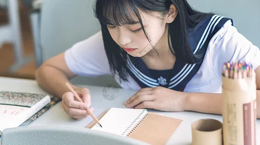 日本妇人成熟免费视频：最新研究显示，女性在不同年龄段的心理健康和生活满意度有显著差异，引发社会广泛关注