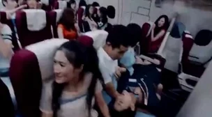 美女被男人撕开奶罩揉出来的,警方介入调查引发社会热议,网络舆论持续发酵关注女性安全问题 美女被男人撕开奶罩揉出来的,警方介入调查引发社会热议,网络舆论持续发酵关注女性安全问题