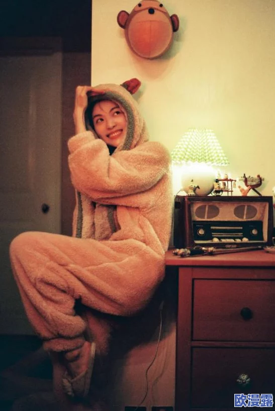 老女人擦她毛茸茸的，引发网友热议：生活中的小细节如何影响心理健康？