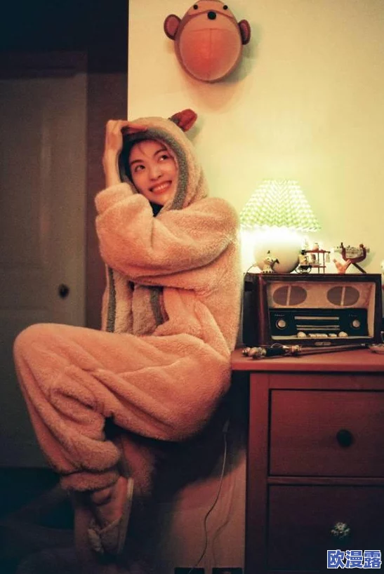 老女人擦她毛茸茸的，引发网友热议：生活中的小细节如何影响心理健康？