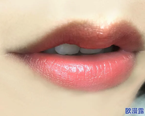 ysl口红水蜜桃色号：这款色号的独特魅力与适合各种肤色的特点，让人爱不释手，值得一试！