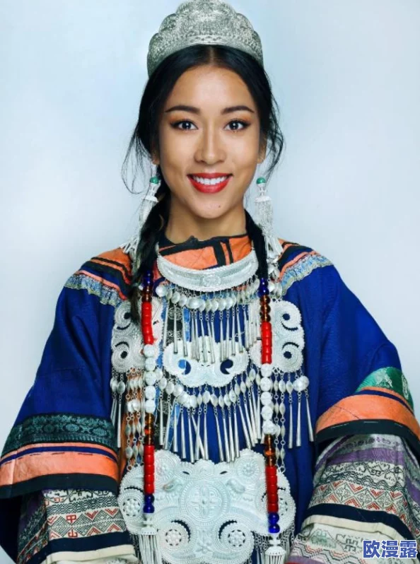 被迫含根入睡h：近日网络热议，某明星因私生活曝光引发网友热烈讨论，背后真相令人震惊！