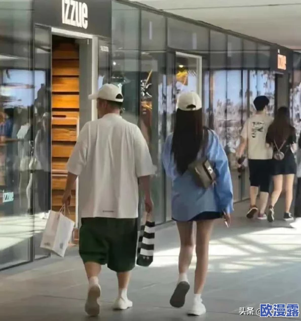 北京朝阳群众五一吃瓜，网友曝光明星恋情细节和内幕