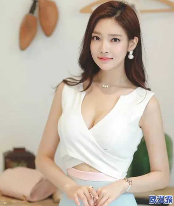 国产美女在线精品观看:最新时尚潮流引领,众多新晋网红齐聚一堂,共同展示独特魅力与风采! 国产美女在线精品观看:最新时尚潮流引领,众多新晋网红齐聚一堂,共同展示独特魅力与风采!