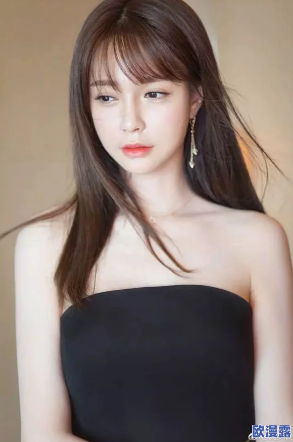 丫头牦户一张一合，惊曝酥胸真相，背后隐藏巨额财富与情感纠葛！