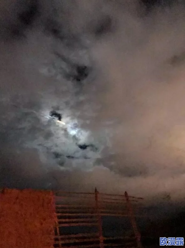 猛烈撞击灌满白浊np乱穿,全球气候变化引发极端天气频发,各地遭遇罕见暴雨与洪水袭击! 猛烈撞击灌满白浊np乱穿,全球气候变化引发极端天气频发,各地遭遇罕见暴雨与洪水袭击!