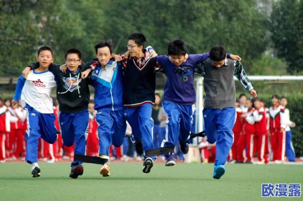 yn荡校园运动会：激情四溢的赛场，师生齐心协力，共同书写青春的辉煌篇章！