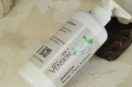 日本水蜜桃身体乳与韩国美白对比:使用效果、成分分析及用户反馈的全面评测与体验分享 日本水蜜桃身体乳与韩国美白对比:使用效果、成分分析及用户反馈的全面评测与体验分享