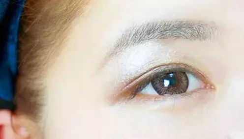 7777奇米四色眼影，完美贴合肌肤，轻松打造自然妆感，让你成为闪耀的焦点