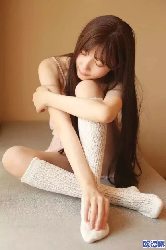 美女邻居好紧好爽，令人心动的瞬间让人无法自拔，生活中的小惊喜总是充满期待与欢愉