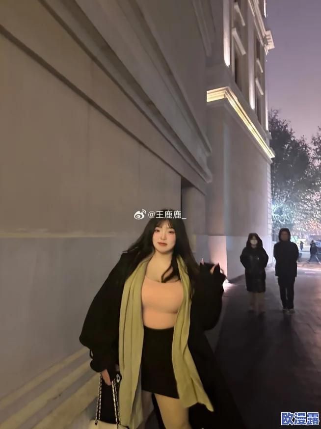 西西肥BBwBBwBBw视频：最新动态曝光，网友热议其内容与影响，引发广泛关注与讨论！