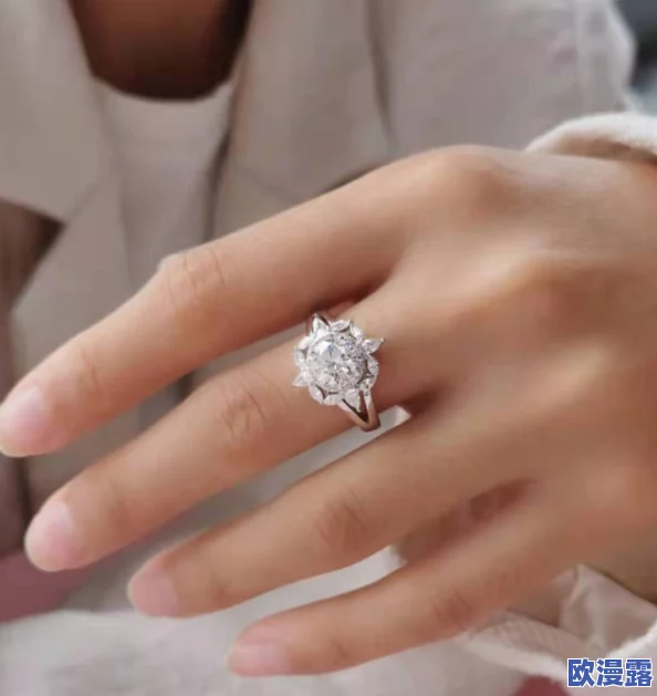 e色vvs1的钻戒成色怎么样？专家评测揭示其璀璨光芒与价值，令人惊叹不已！