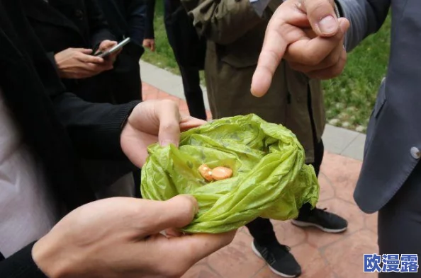 被主人用火腿肠喂养的宠物竟然做出惊人举动，网友们纷纷围观热议！