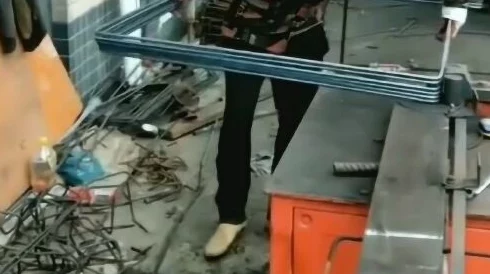 孙尚香做钢筋视频引发热议,网友纷纷点赞其独特创意与精湛技艺,成为网络新宠! 孙尚香做钢筋视频引发热议,网友纷纷点赞其独特创意与精湛技艺,成为网络新宠!