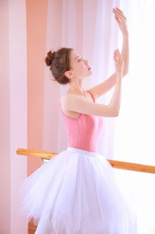 舞蹈室里的景色李欣赵峰最新章节:震撼来袭,情感纠葛与舞动人生的精彩交织! 舞蹈室里的景色李欣赵峰最新章节:震撼来袭,情感纠葛与舞动人生的精彩交织!