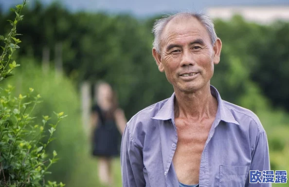 从后面按在桌子上糟蹋视频，网友热议背后的故事与影响，引发广泛讨论与反思