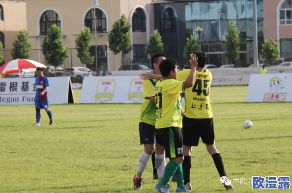 风月海棠助威法国足球宝贝，携手展现青春活力与激情，为球队加油助阵，共同迎接精彩赛事的到来！