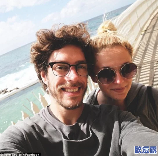 外国夫妻自拍色哟哟，分享甜蜜瞬间与旅行趣事，展现多元文化交融的美好生活方式