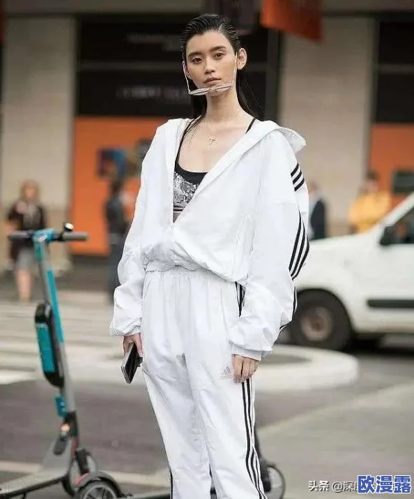 台北娜娜油光肉丝引发美食热潮,网友争相打卡分享独特风味与创意搭配! 台北娜娜油光肉丝引发美食热潮,网友争相打卡分享独特风味与创意搭配!