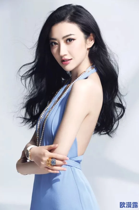 肥熟老妇500部：一场关于熟女魅力与生活智慧的精彩盛宴，带你领略不一样的风情与故事！