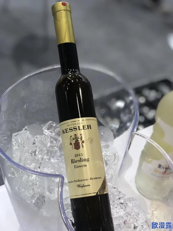 葡萄不准掉出来晚上检查，近日有网友分享了自己在夜间检查葡萄的趣事，引发众多关注与讨论