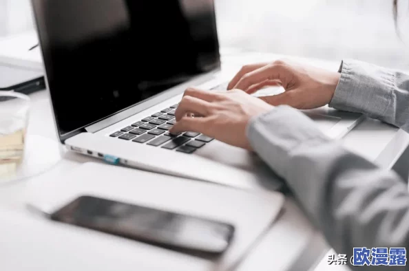 被陌生人捂着强h:近日网络热议,相关视频引发广泛讨论,网友们纷纷表达对这一现象的看法与担忧 被陌生人捂着强h:近日网络热议,相关视频引发广泛讨论,网友们纷纷表达对这一现象的看法与担忧