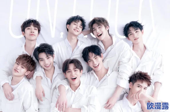 男生将坤坤赛季老师的定眼里,校园恋情引发热议,网友纷纷围观评论! 男生将坤坤赛季老师的定眼里,校园恋情引发热议,网友纷纷围观评论!