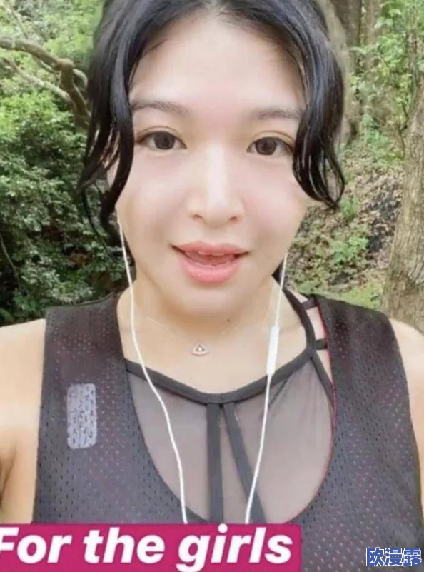 麻豆最火辣苏语棠苏娅这样的，性感魅力引发热议，网友纷纷点赞称其为“新一代女神”！