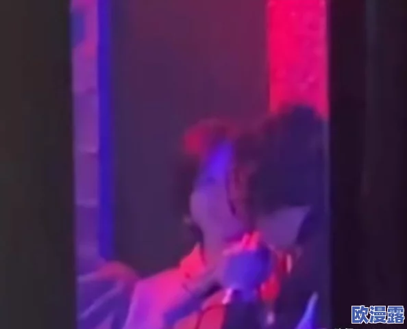 男生舔女生下面的视频引发热议,网友们对其内容和影响展开激烈讨论,呼吁加强网络监管与道德教育 男生舔女生下面的视频引发热议,网友们对其内容和影响展开激烈讨论,呼吁加强网络监管与道德教育