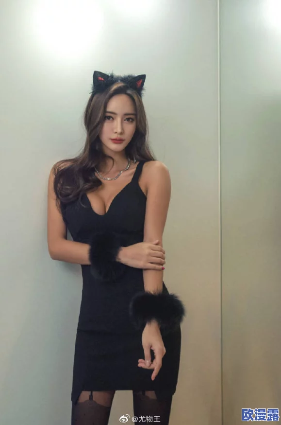 美女性感视频网站最新动态：平台推出全新互动功能，用户可与模特实时交流，提升观看体验和参与感