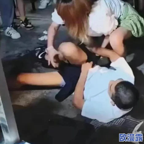 美女扒开屁股让男人捅，事件引发热议，网友纷纷讨论其背后的社会问题与道德观念