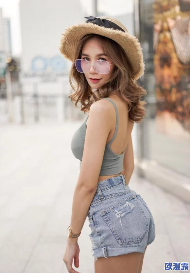 啪啪啪辣妞范：火热夏季，性感女神们的时尚穿搭引领潮流，尽显魅力与风情！