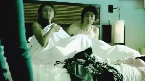 男女做爰猛烈视频免费看，许多网友认为这种内容过于露骨，不适合未成年人观看，同时也担心对青少年的影响